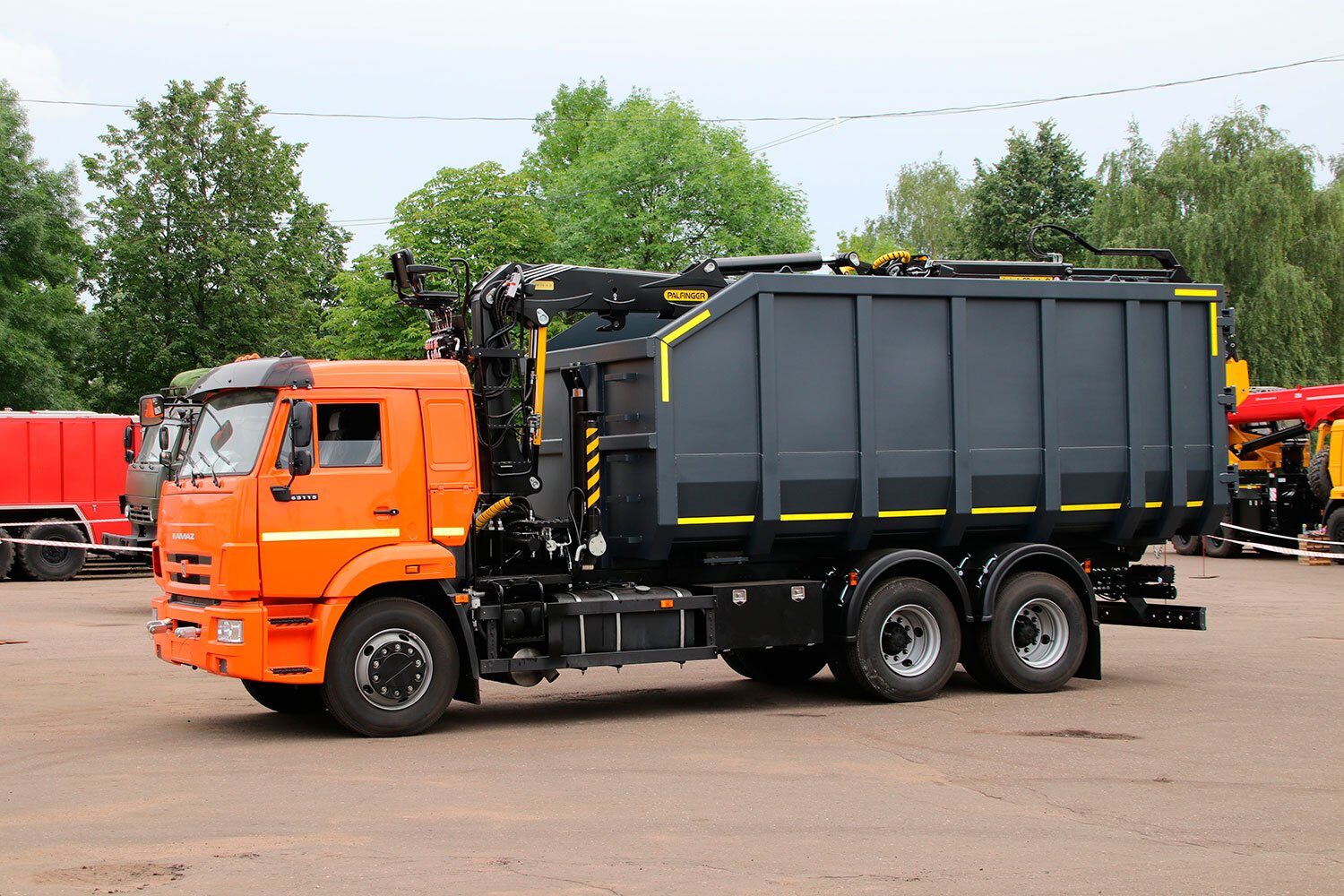 Ломовоз на шасси КАМАЗ-65115 с КМУ Велмаш VM10L74M