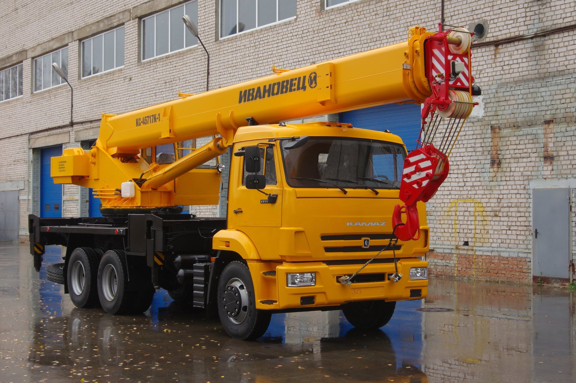 Автокран Ивановец КС-45717К-1В