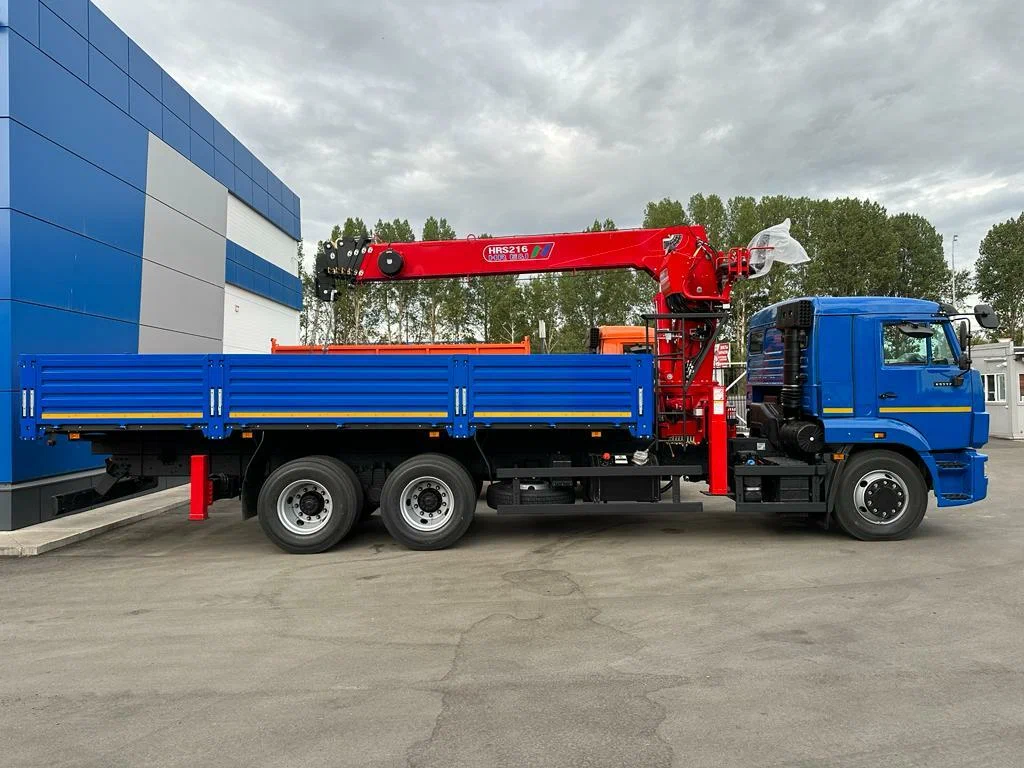 Бортовой КАМАЗ-65117 c КМУ Horyong HRS216