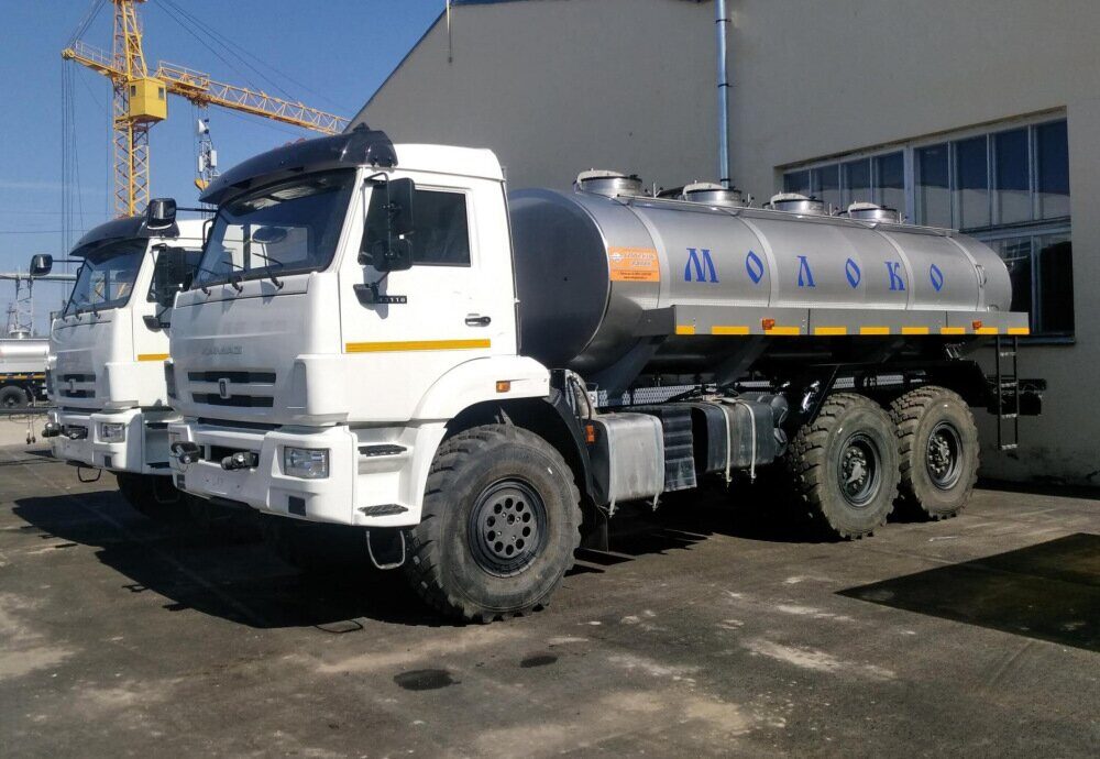 Молоковоз (водовоз) на базе КАМАЗ-43118 (цистерна 10000 л)