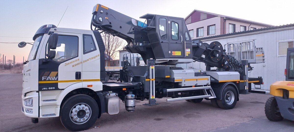 Автовышка Horyong SKY450 (45 метров) на базе FAW CA1180