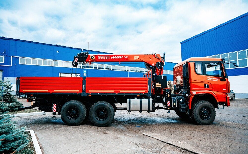 Бортовой Shacman X3000 (6x6) c КМУ Fassi XR716