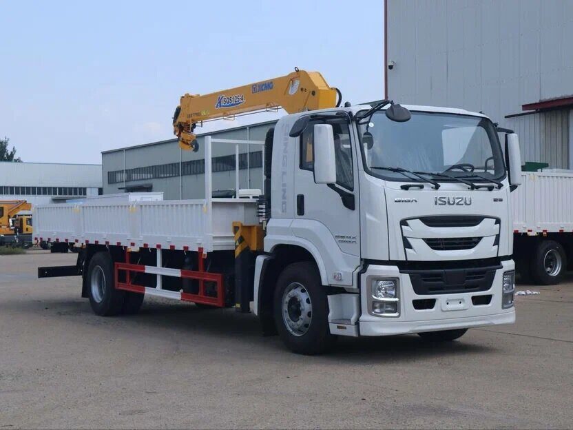 Бортовой ISUZU GIGA с КМУ Hercules SQS125