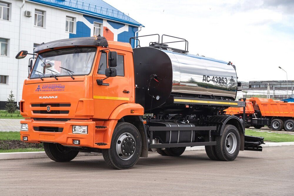 Автогудронатор (гудронатор) 7 м3