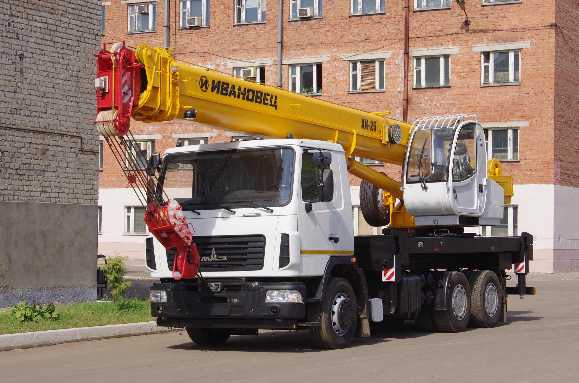 Автокран Ивановец КС-45717А-1Р