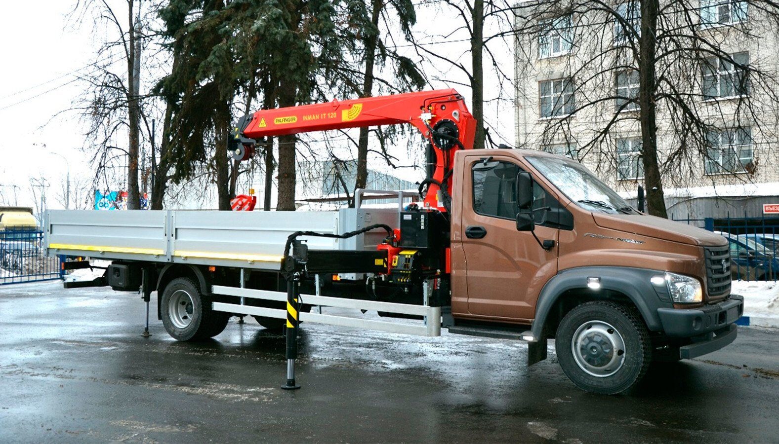 Бортовой ГАЗон-Некст (10-тонник) с КМУ INMAN IT-120