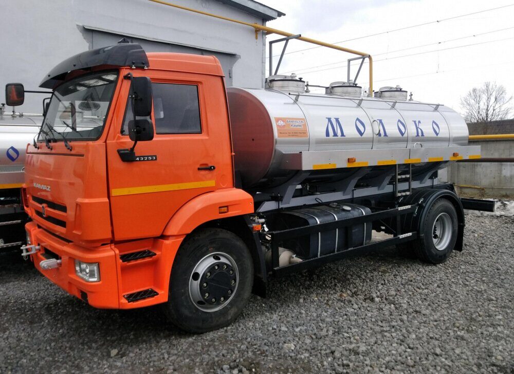 Молоковоз (водовоз) на базе КАМАЗ-43253 (цистерна 7500 л)