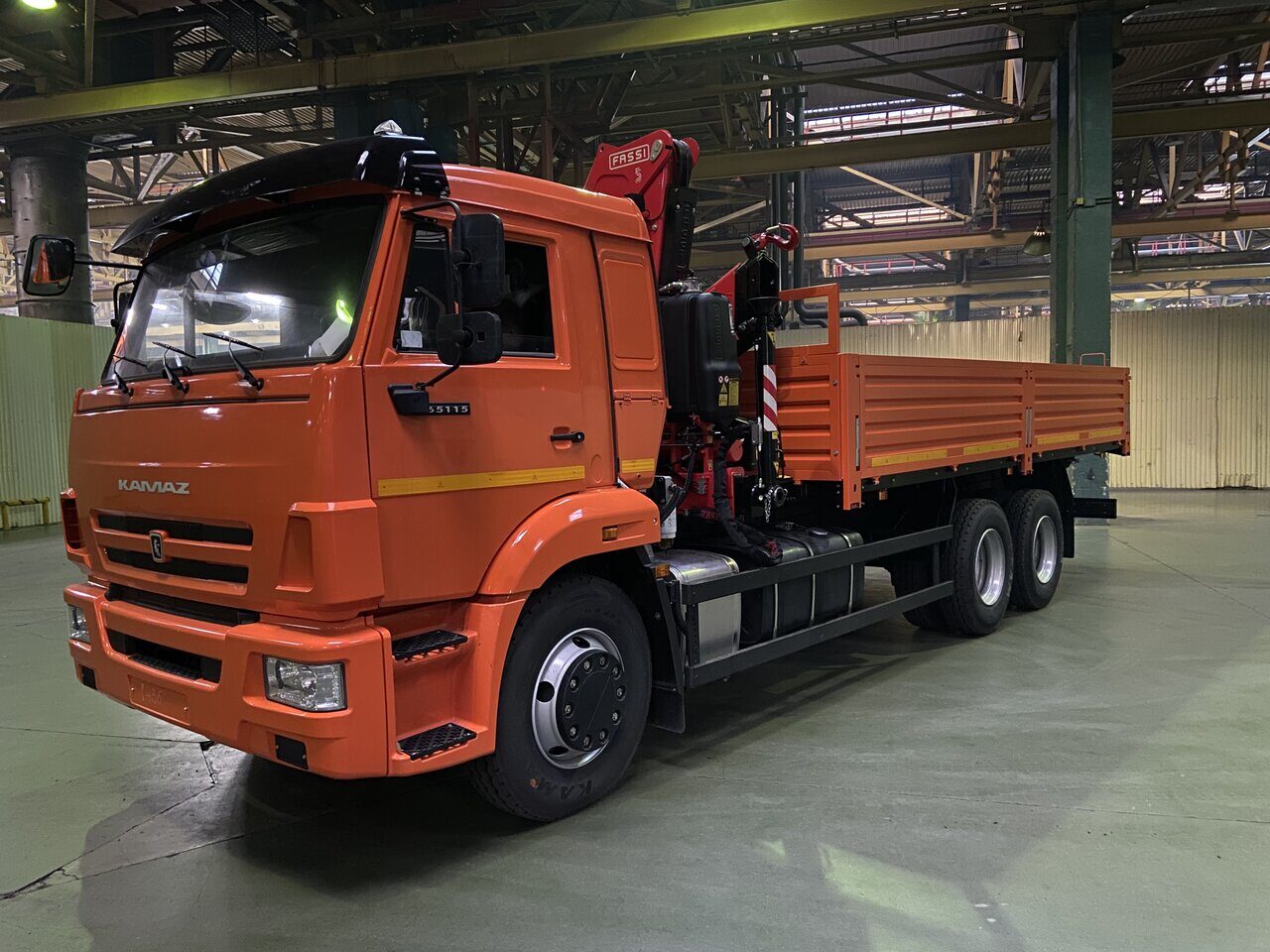 Бортовой КАМАЗ-65115 с КМУ Fassi F155A.0.22