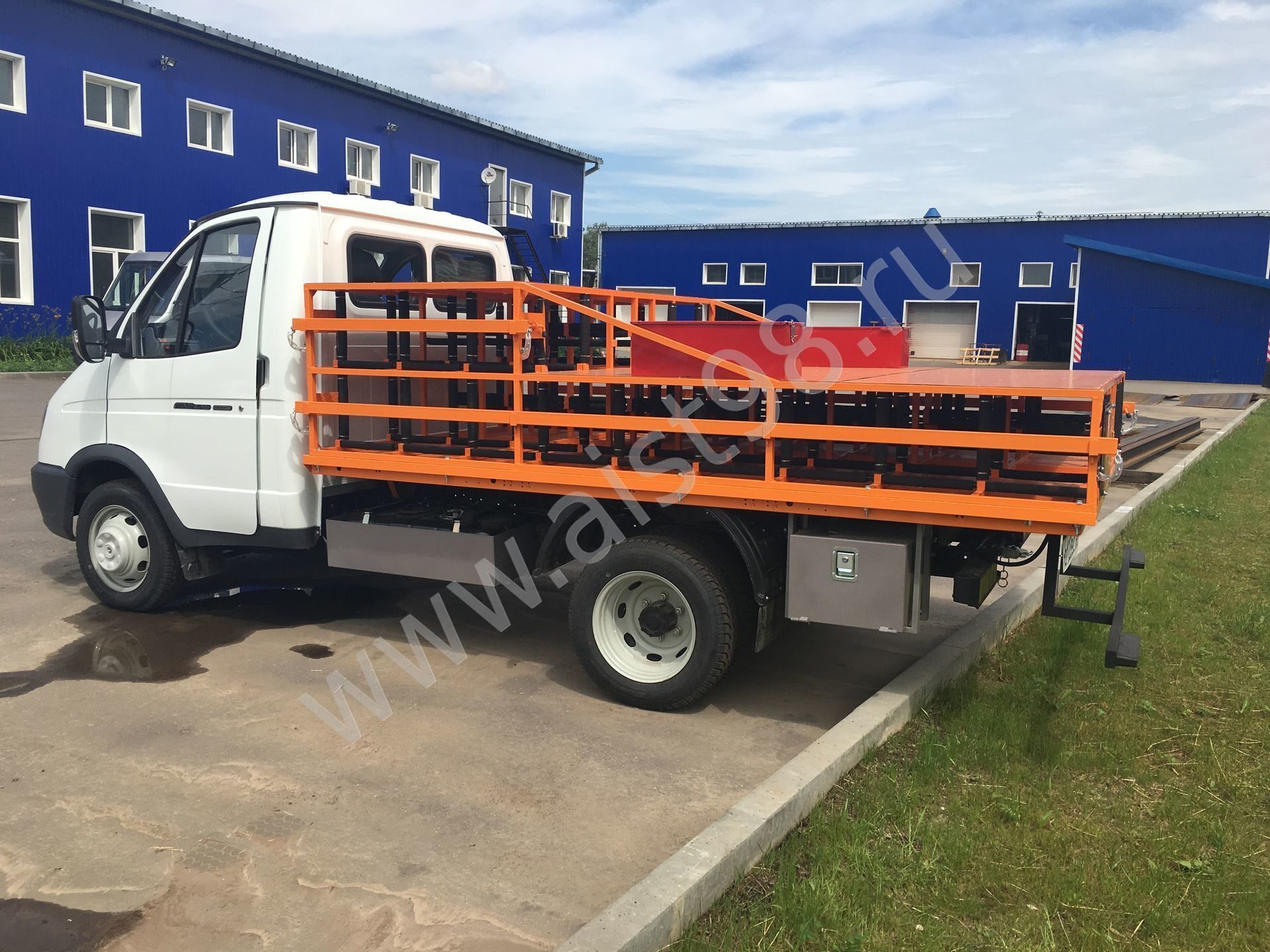 Автомобиль для перевозки газовых баллонов на шасси ГАЗ-3302