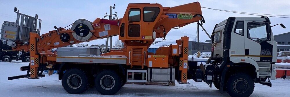 Автовышка Hansin HS450A (45 метров) на базе FAW CA3252 (6x6)