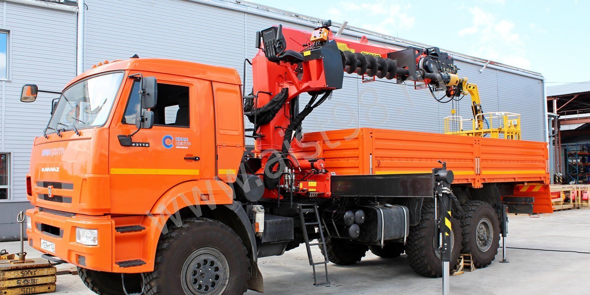 Бортовой КАМАЗ-43118 с КМУ Инман IT-200