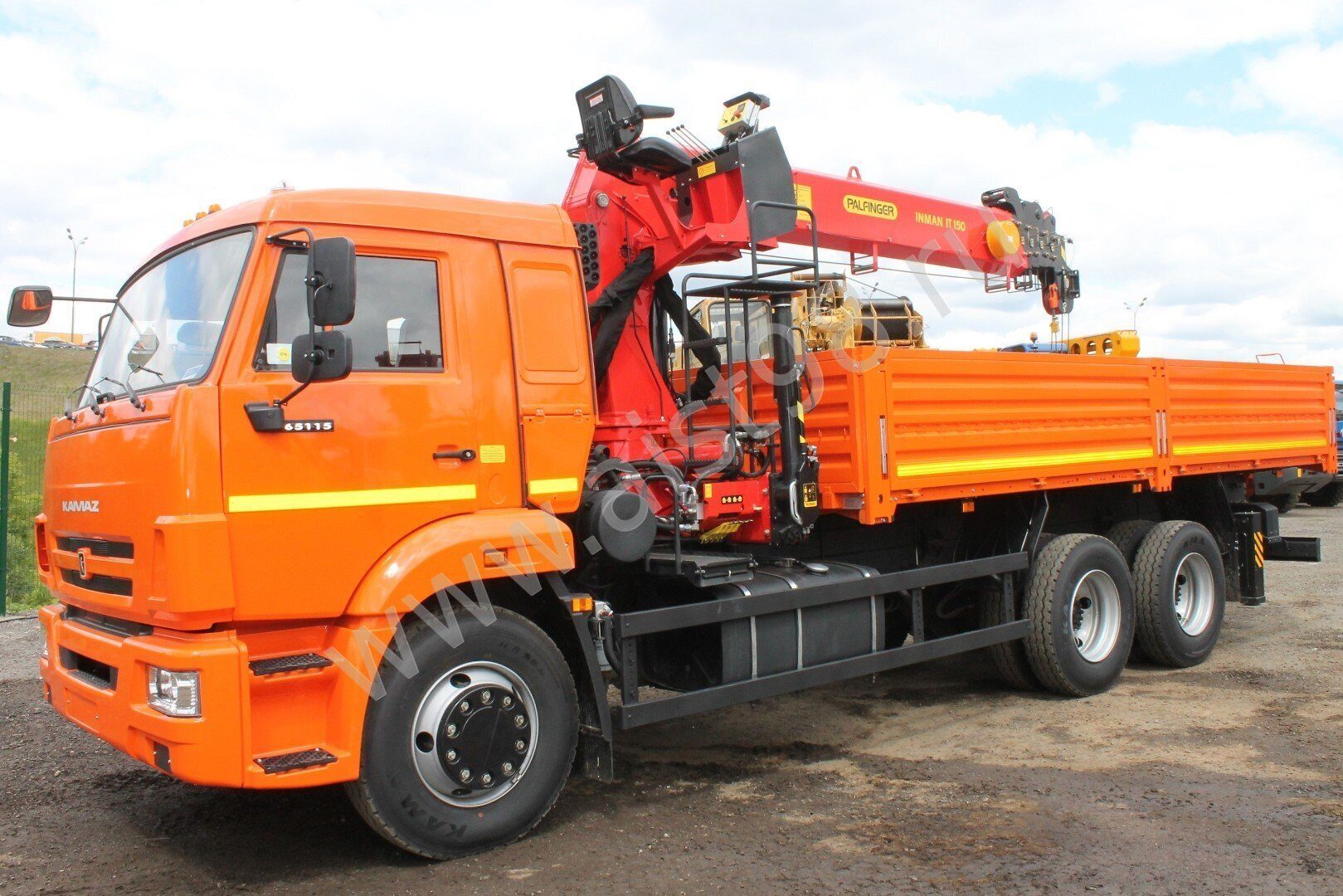 Бортовой КАМАЗ-65115 с КМУ Инман IT-150