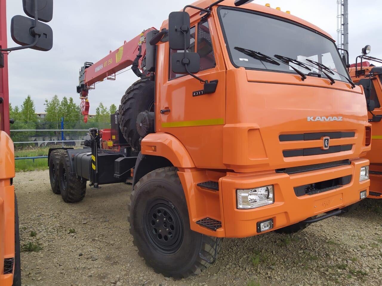 Седельный тягач КАМАЗ-43118 с КМУ ИНМАН ИТ 150