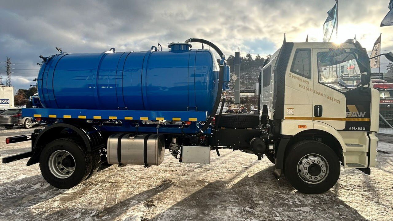 Вакуумная машина на FAW J6L (4x2)