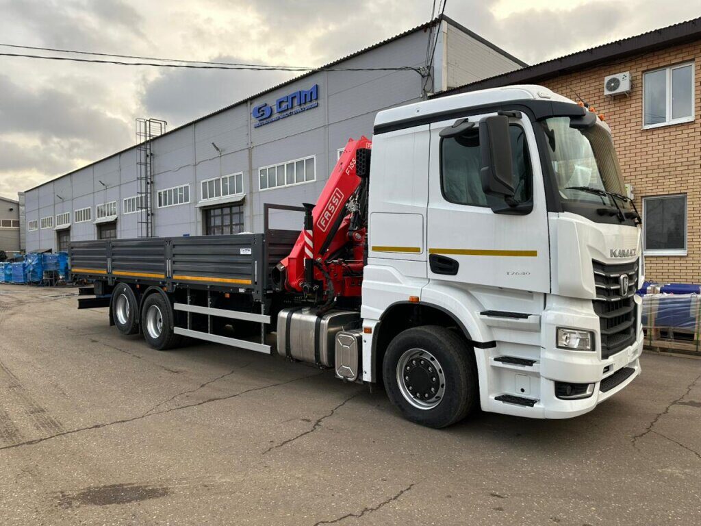 Бортовой КАМАЗ-65658 с КМУ Fassi F155A.0.22