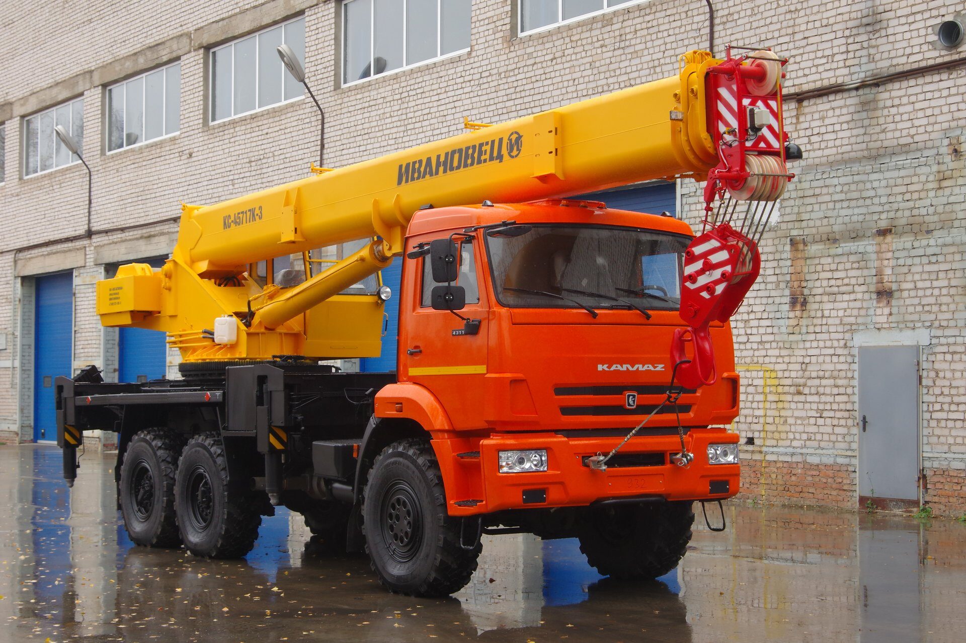 Автокран Ивановец КС-45717К-3В
