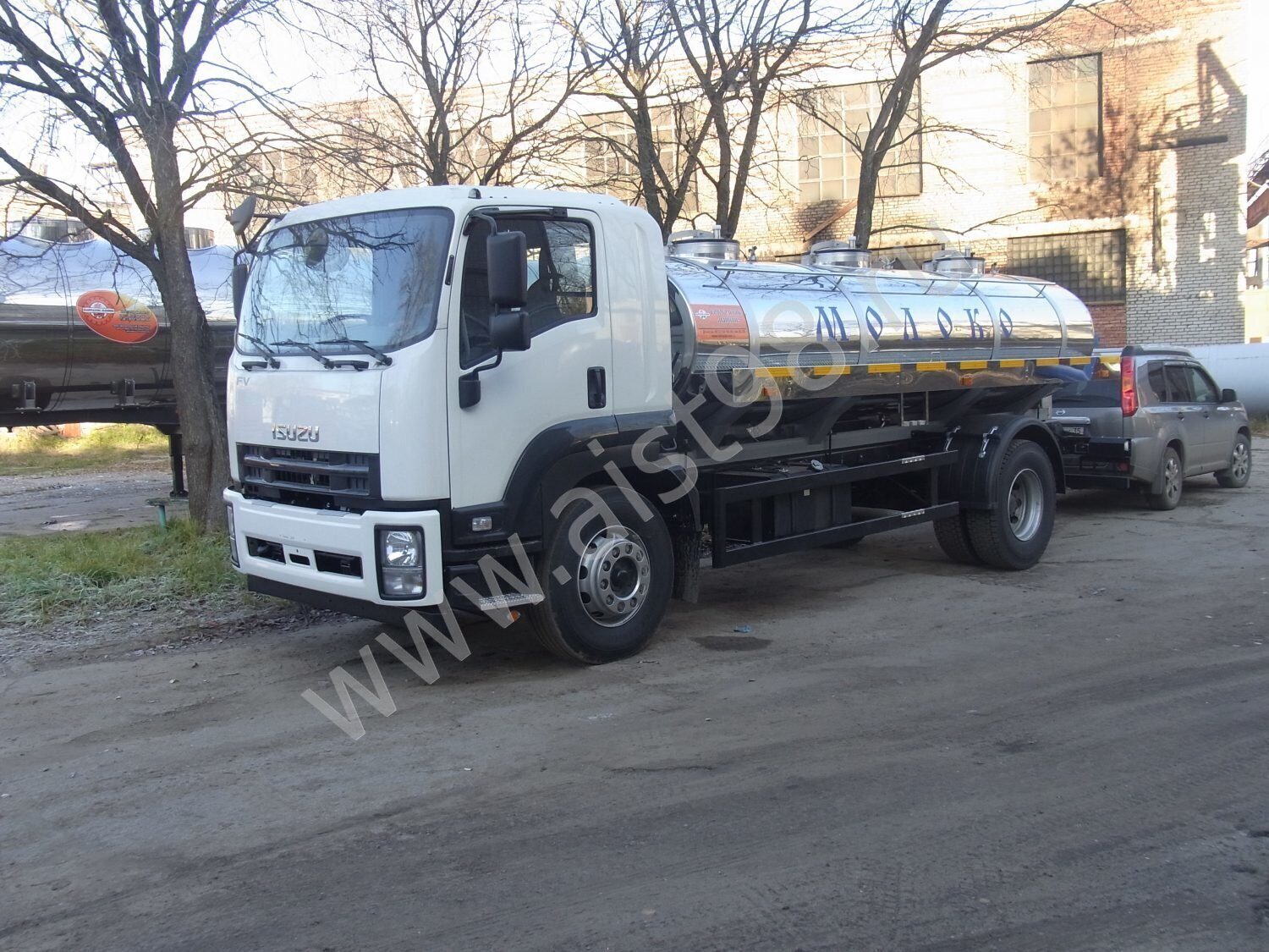 Пищевая автоцистерна на шасси ISUZU FVR34
