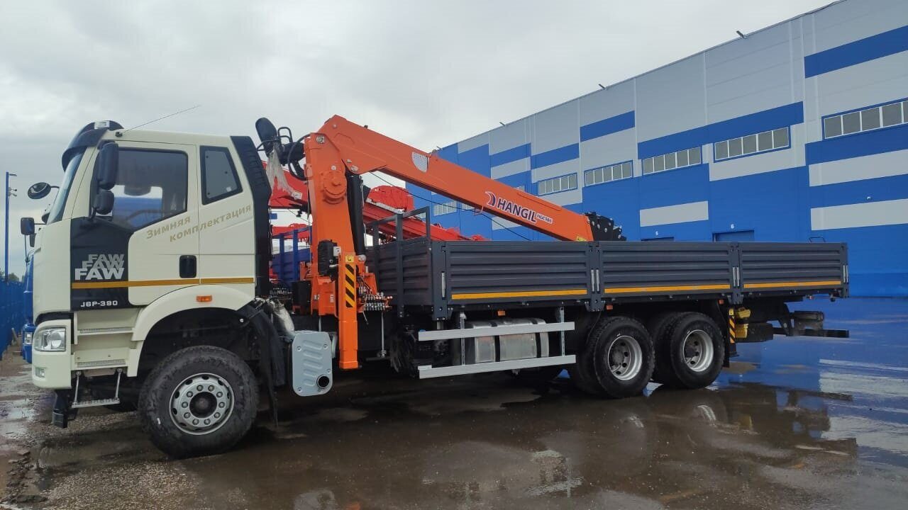 Бортовой FAW 3250 (6x4) с КМУ Hangil 986