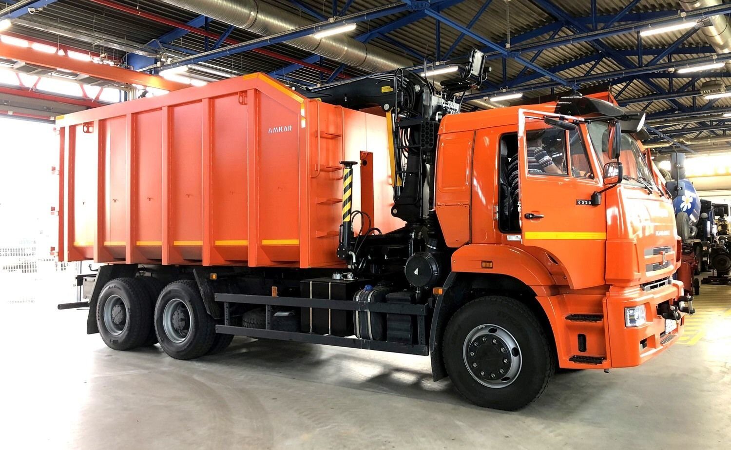 Ломовоз на шасси КАМАЗ-6520 с КМУ Велмаш VM10L74M