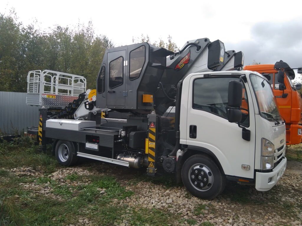 Автовышка Novas-320 на шасси ISUZU NQR90