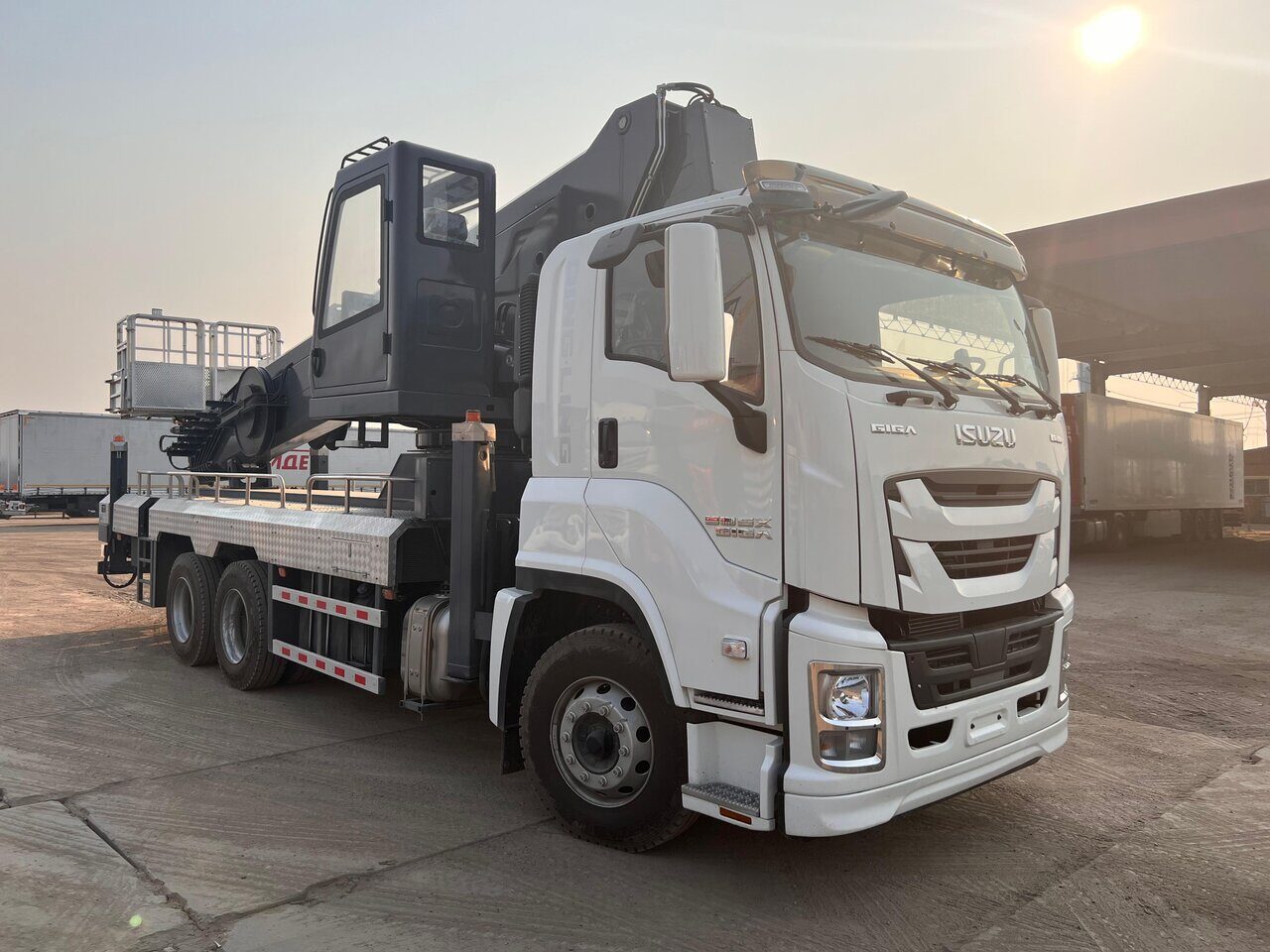 Автовышка GKS56 (56 метров) на базе ISUZU GIGA